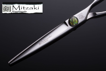 Handwerkskunst: MITZAKI-Niiyac (in 5.0, 5.5 oder 6.0 Zoll) ,federleichte ERGOFORM, PREMIUM semikonvex Hohlschliff, perfekte Scliceschere, mit hochwertigem Edelstein als Einstellschraube